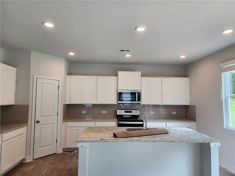 5161 Union Heights Way — Photo 7