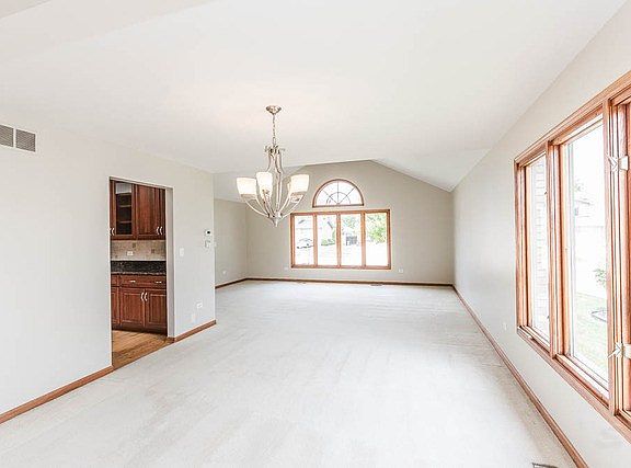 5th image of 1635 Lancaster Ln