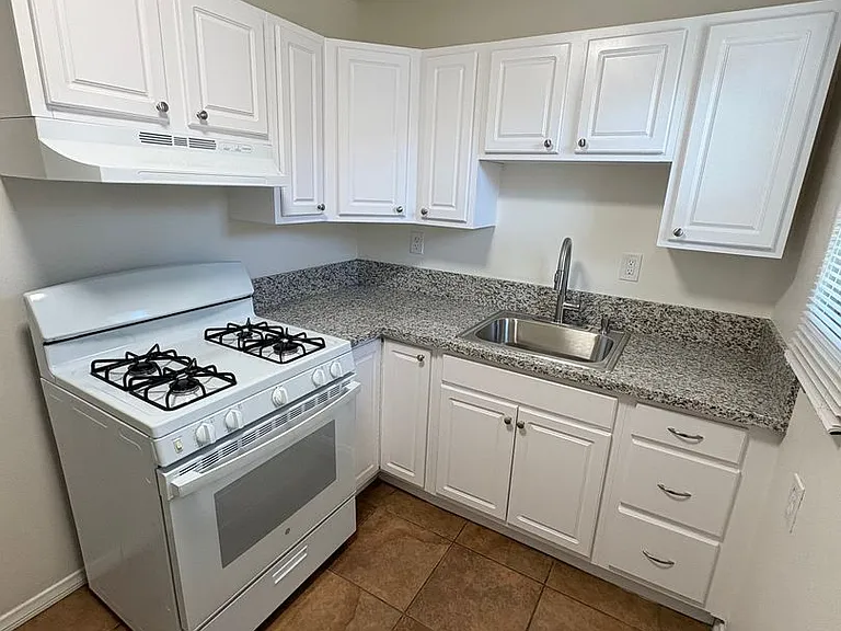 Greenranch Apartments — Photo 17