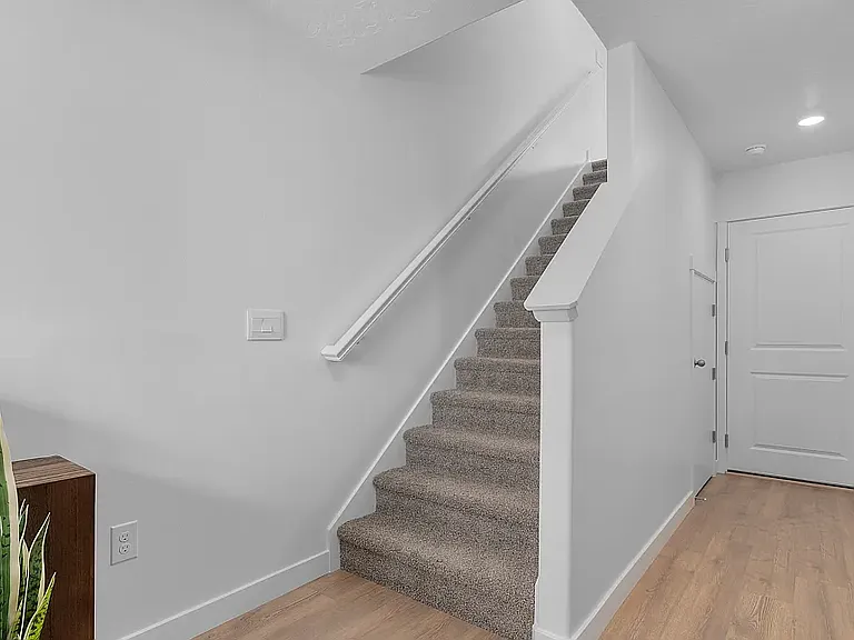 398 S 1130 W — Photo 7