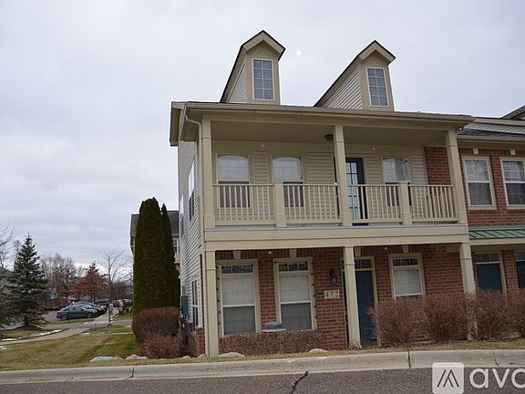 4th image of 474 Village Dr