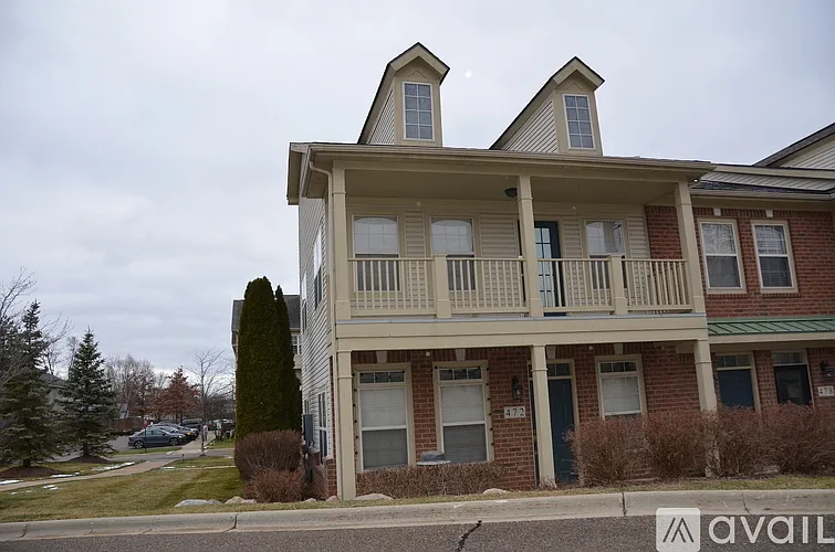 474 Village Dr — Photo 4