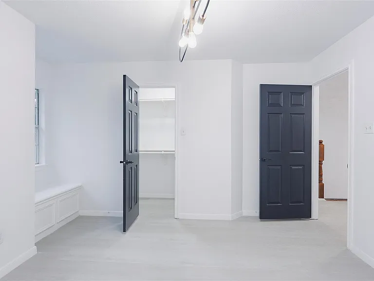 17527 Sandy Cliffs Dr — Photo 32