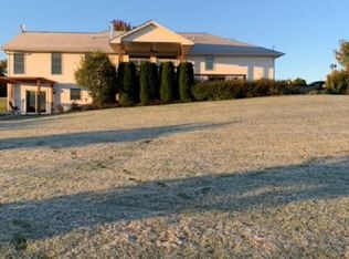 1869 E Town Line Rd, Leaf River, IL 61047