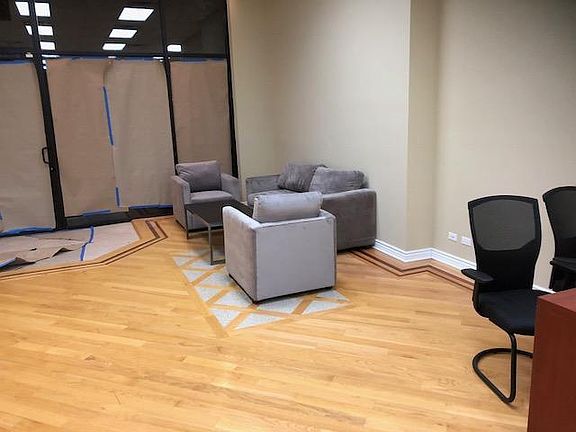 3rd image of 3923 N Ashland Ave #101