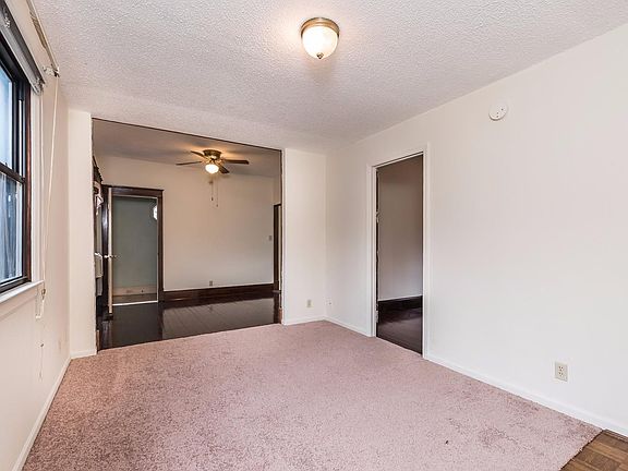 3rd image of 6637 Sherman Ave
