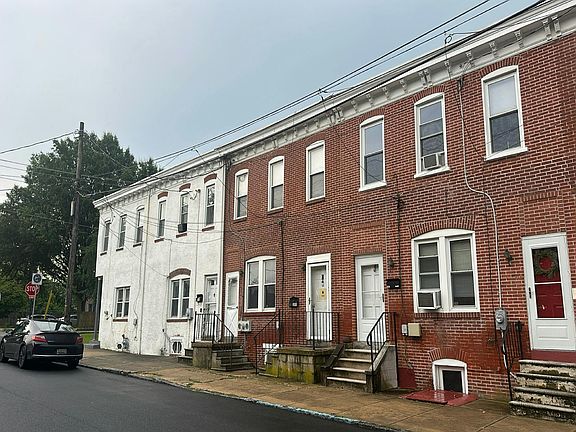 2nd image of 205 W 9th St