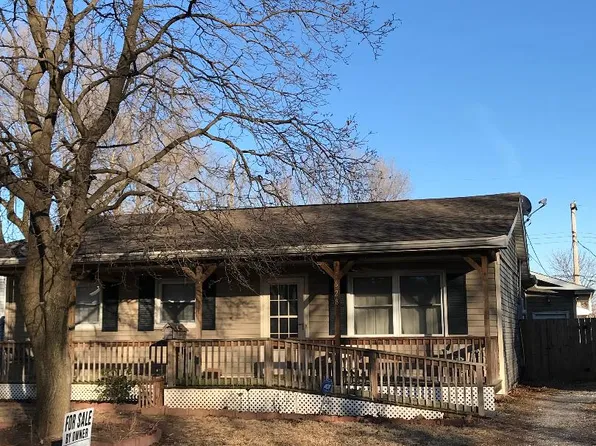 1628 Lakeview Ter, Jacksonville, IL 62650