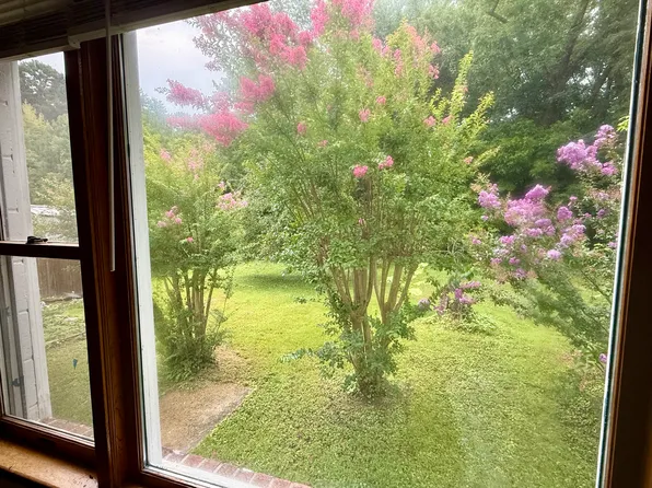 522 N Main St APT B, Blackstone, VA 23824