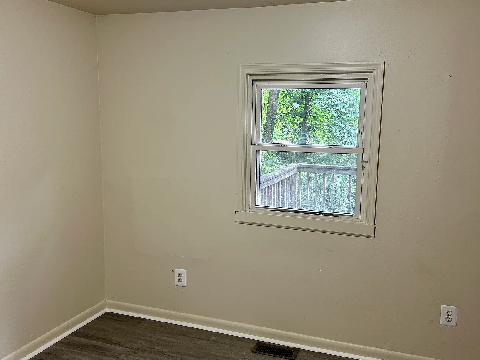 6 bed, 1200 sqft, $1,875 — Photo 4