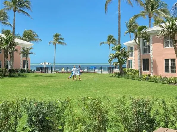 2401 Gulf Shore BLVD N #13, NAPLES, FL 34103