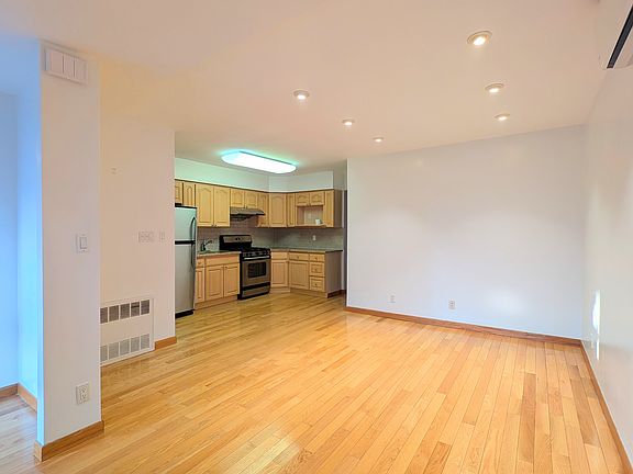 4th image of 1609 81st St #1