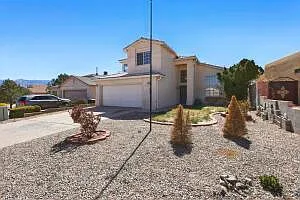 3 bed, 3.0 bath, 1927 sqft, $3,500 — Photo 3