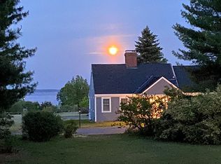 5 Stornoway Rd, Cumberland Foreside, ME 04110