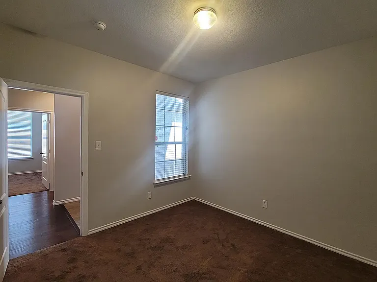 806 Bens Dr — Photo 14