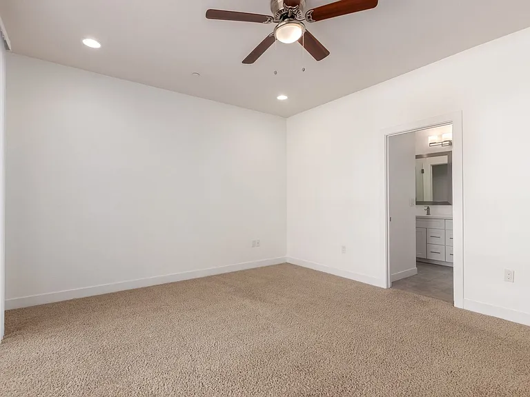 The Aeries Townhome Apartments — Photo 14