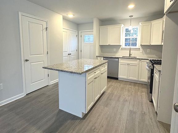 3rd image of 525 Dock St #B