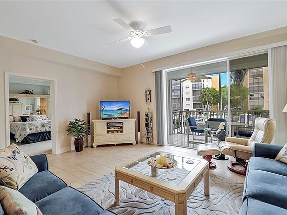 5th image of 4361 Bay Beach Ln APT 123