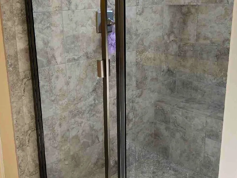 708 Goswell Dr — Photo 20