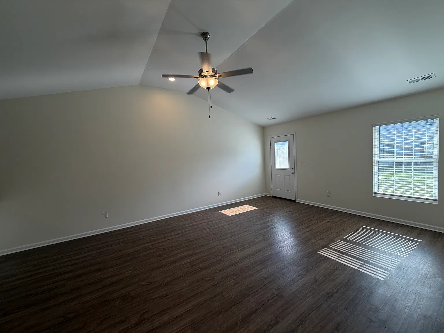 2 bed, 1.5 bath, $1,450 — Photo 4