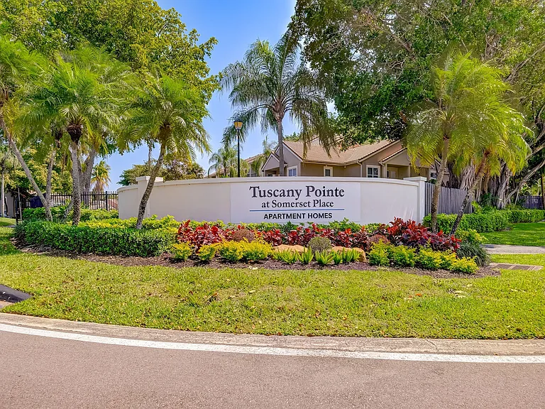 Tuscany Pointe at Somerset Place Apartment Homes — Photo 26