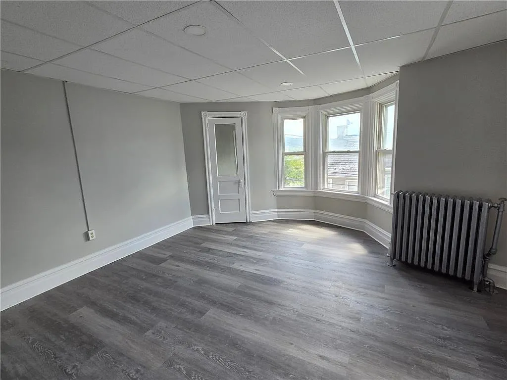 3 bed, 1000 sqft, $1,700 — Photo 4