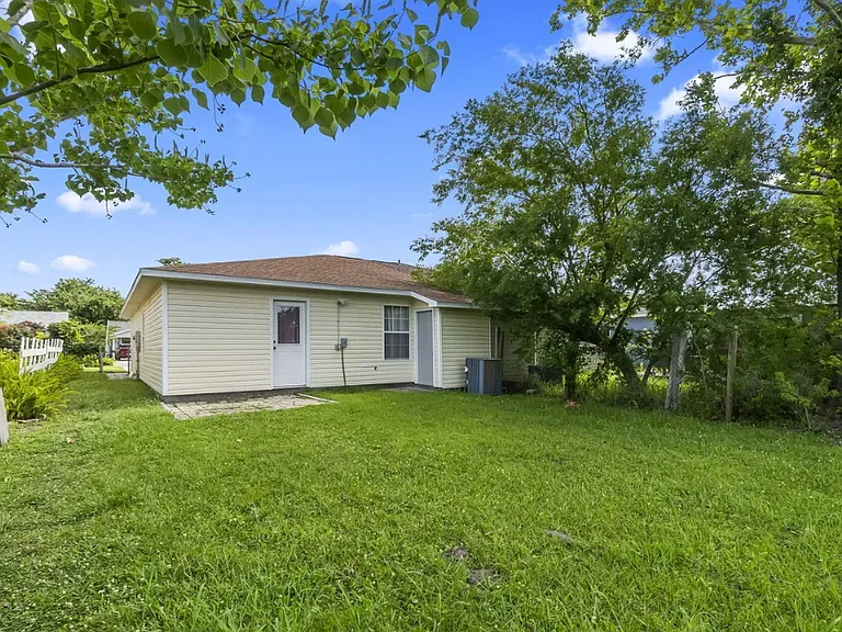 2716 Oak Hammock Dr — Photo 23