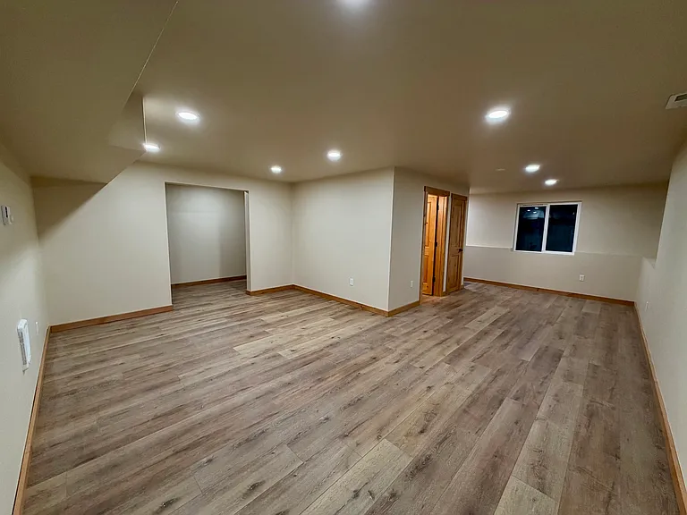 Pioneer Dr — Photo 23