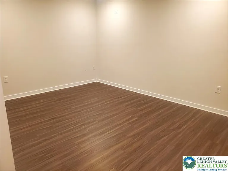 7640 Clayton Ave — Photo 3