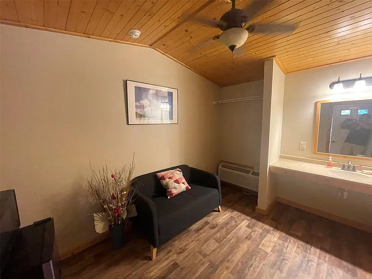 1104 Rorem Ave #3 — Photo 11