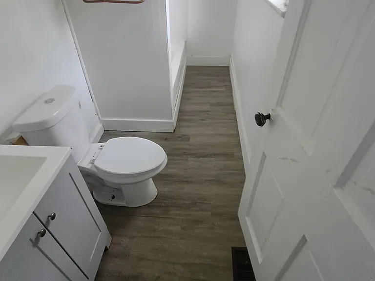 807 Brook St — Photo 5