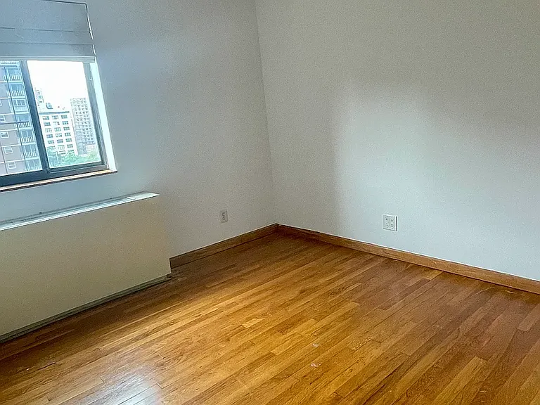 370 W 30th St #12A — Photo 10