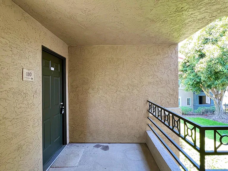 7525 Charmant Dr #110 — Photo 20