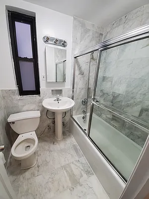 Rented by Bond New York | media 5