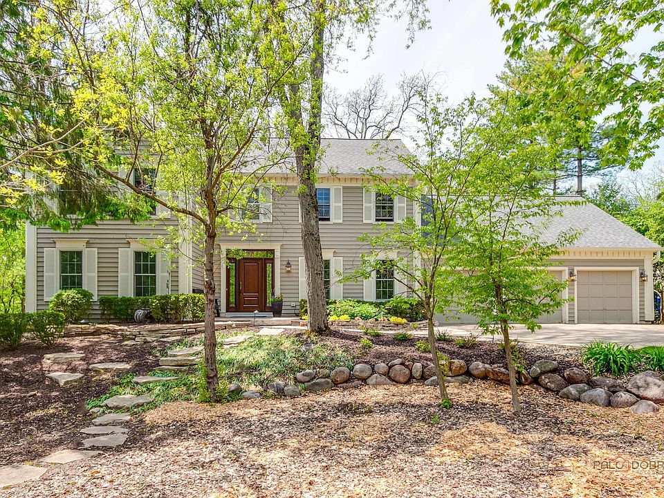 1st image of 121 Pembroke Dr