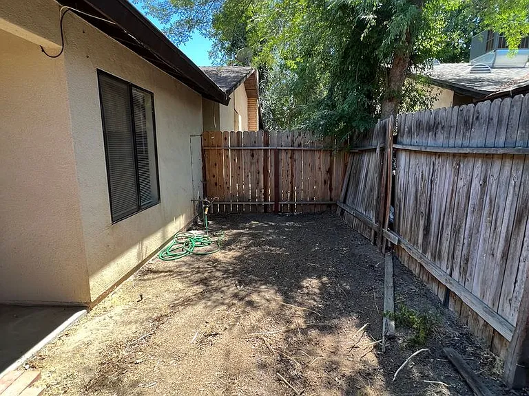 N Laurelglen Blvd 7612 — Photo 29