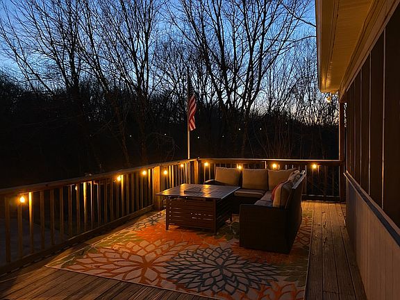 3rd image of 122 Timber Hills Rd