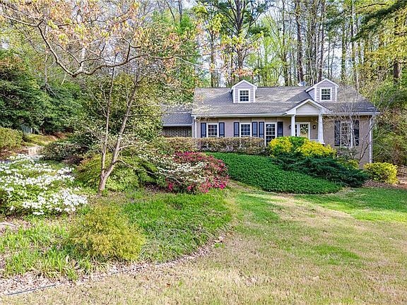 4th image of 355 Knoll Woods Dr