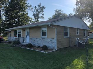 205 Edgewood Rd, Salem, IL 62881