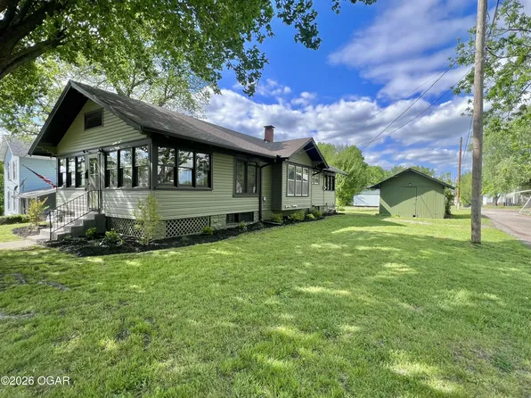 517 Cooper St, Carthage, MO 64836