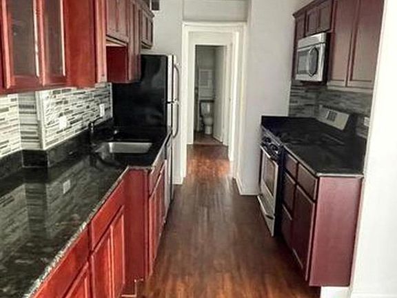3rd image of 3440 N Lake Shore Dr APT 16F