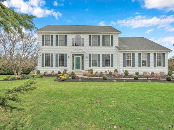 8176 Driftwood Ct, Williamsville, NY 14221
