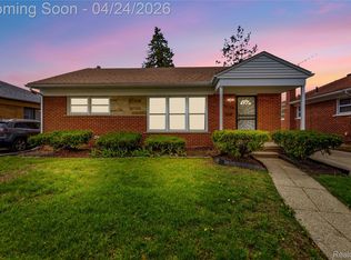 13431 Burton St, Oak Park, MI 48237