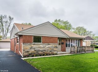 7501 Davis St, Morton Grove, IL 60053