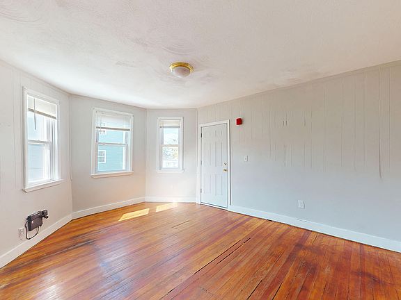 2nd image of 645 Douglas Ave #2F