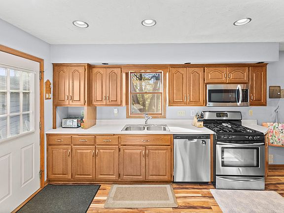 3rd image of 6105 Upper Afton Cir