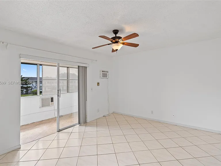 237 Camden E #237-J — Photo 28