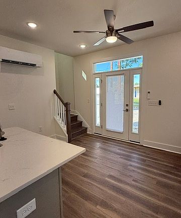 2nd image of 2735 Tate St