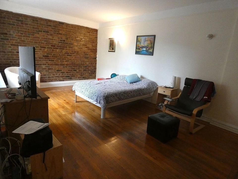 1st image of 31-11 Crescent St #D1