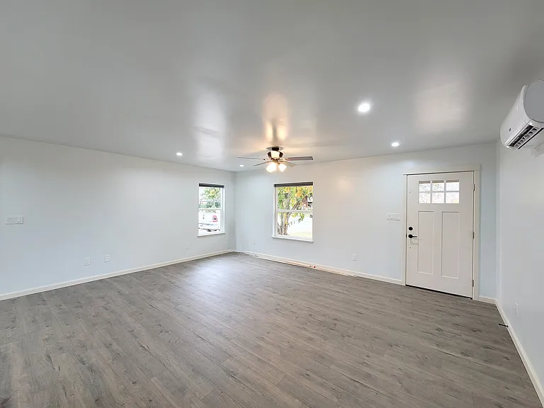 380 W Lassen Ave — Photo 6